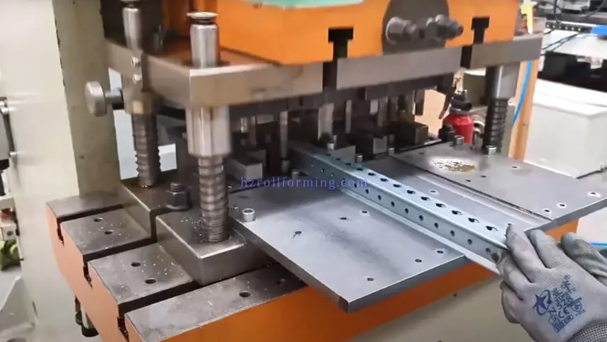 Full Auto Uprights Roll Forming Line