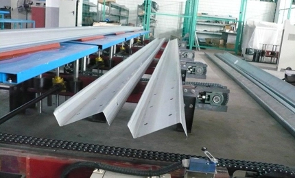 China Panels Processed By Semi-Auto C/Z Purlin Roll Forming Machine Supplier